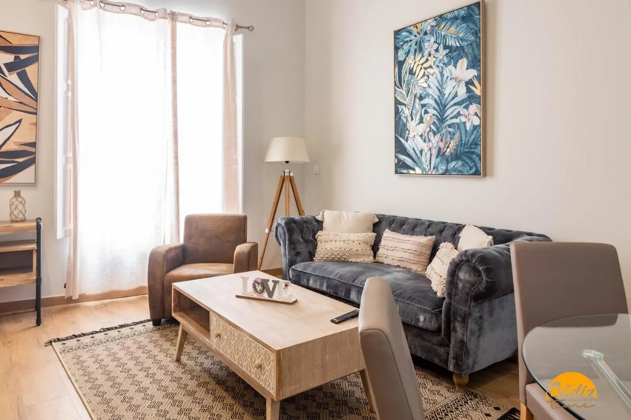 Carpenter'S Home By Cadiz Time Apartment